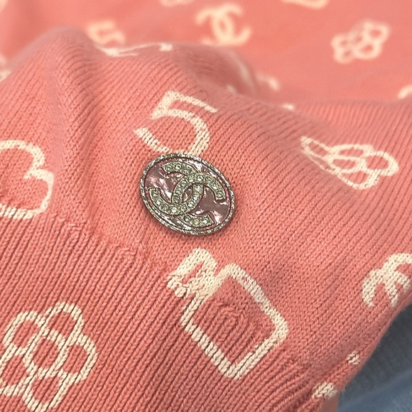 Chanel Sweater From the Cruise 2023 Collection by Karl Lagerfeld Size FR 34 - Picture 12 of 15